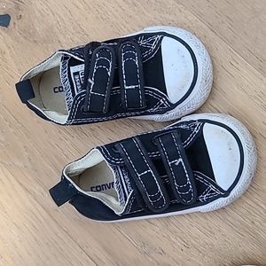 Converse Baby Toddler size 4 velcro sneakers unisex